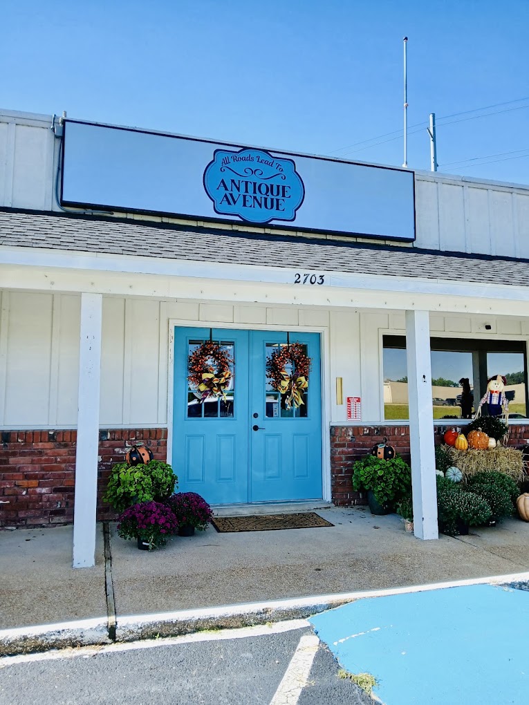 The front of Antique Avenue